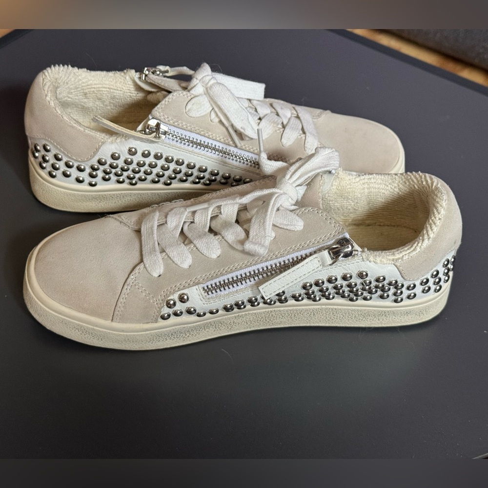 Cream Studded‎ Low-Top Sneakers with Suede Finish - Picture 7 of 9
